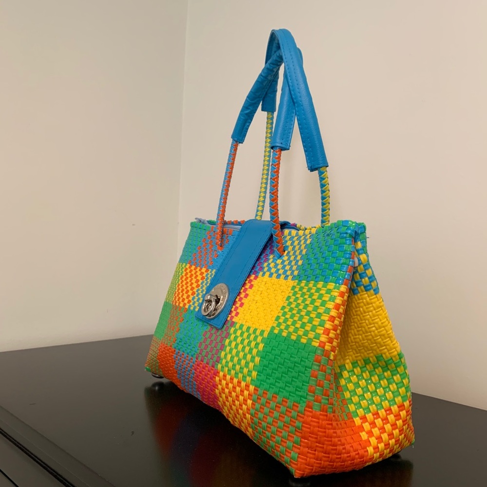 HANDWOVEN PLASTIC TOTE BAG MADE IN OAXACA MEX.